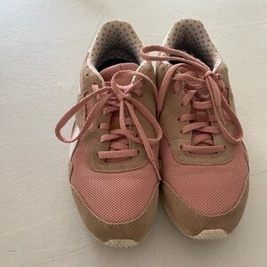 Reebok Sneakers